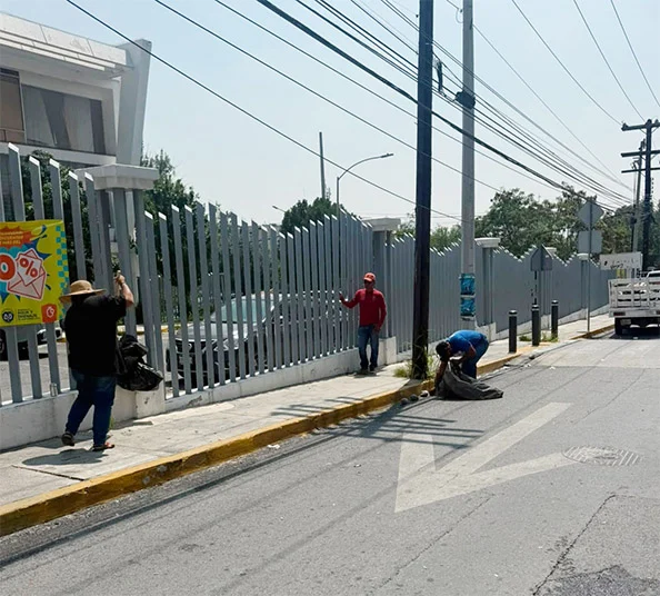 Levantan plantón en A&D; limpian y prometen volver 1 planton 2bbb
