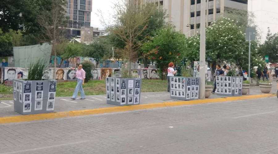 ‘Esconden’ con macetas Plaza de los Desaparecidos