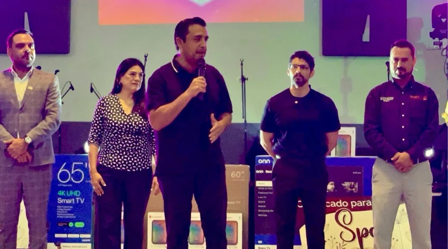 ● El Gobernador encabezó un recorrido del Monorriel de la Línea 6 junto a Mariana Rodríguez, medios de comunicación e influencers, confirmando que el sistema ya es una realidad para Nuevo León. (1)