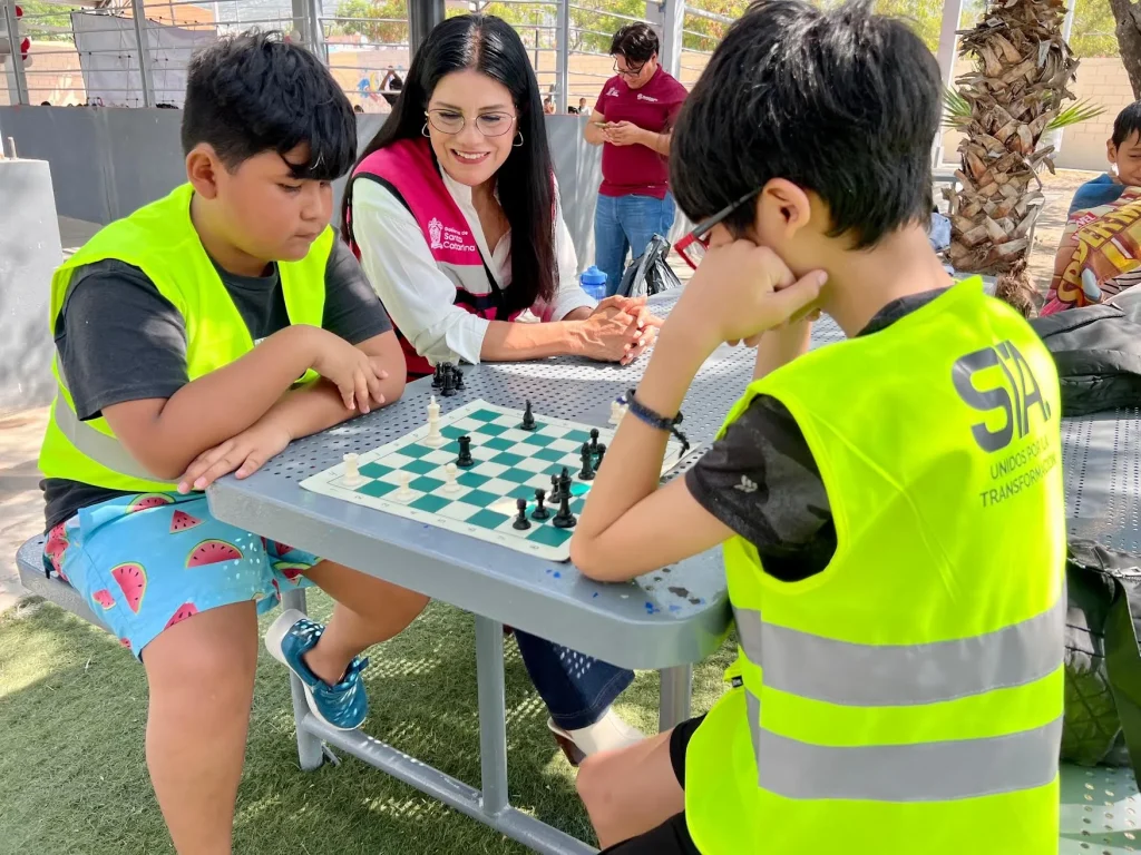 Disfrutan más de mil 700 menores campamentos de verano en Santa Catarina 1 0 1