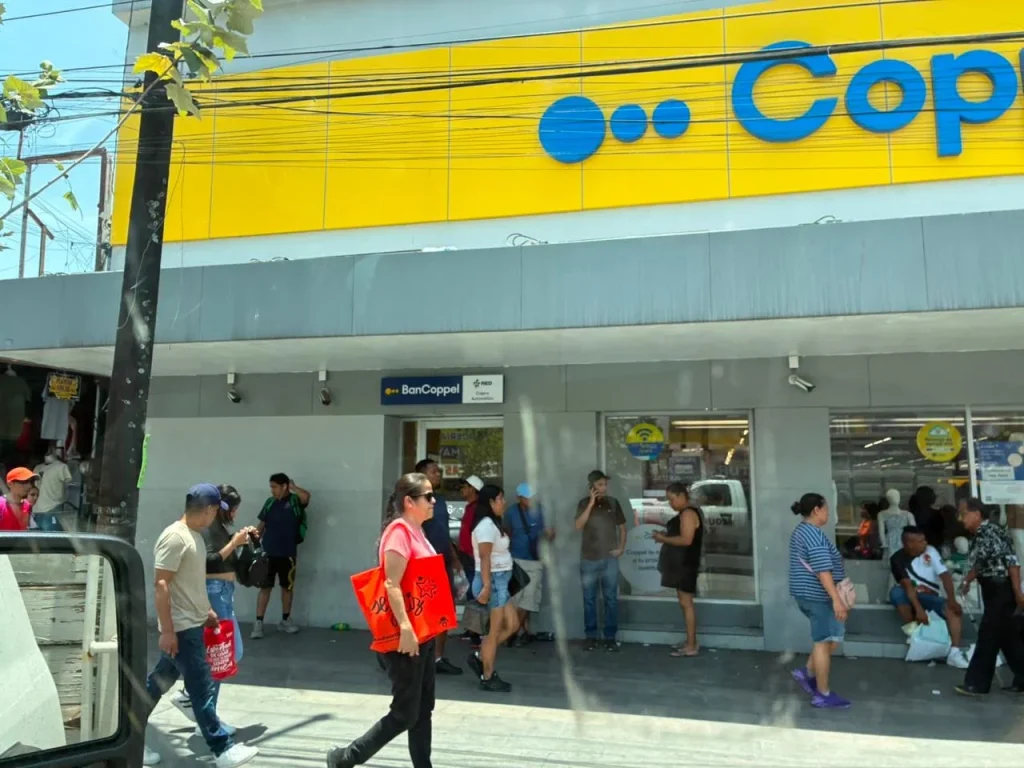 Realiza Dirección de Comercio 46 decomisos en Centro de Monterrey 1 56c9da60 954f 404a 947a ca33e8c8cad0