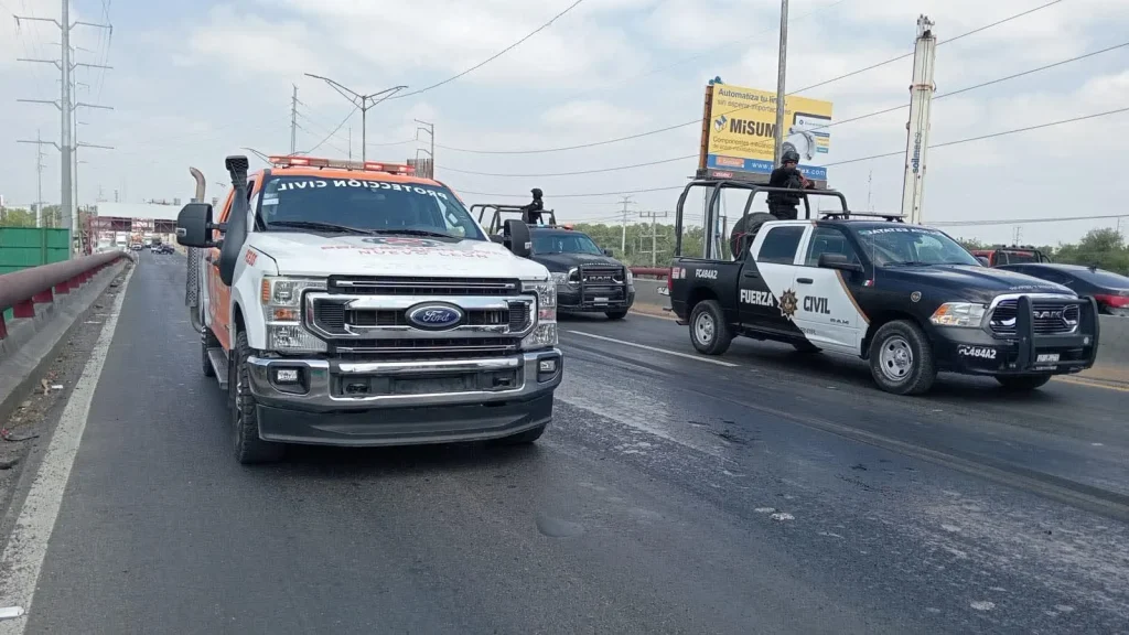 Vehículo es consumido por el fuego en Miguel Aleman 1 735238145 3787808901361772 8227089479359122884 n