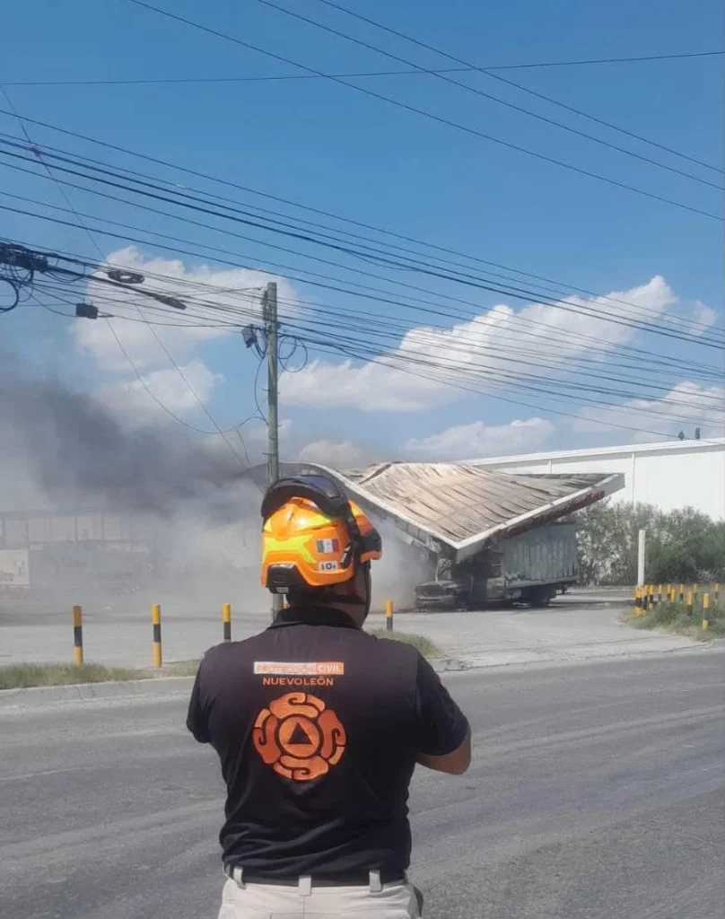 Incendio de camión en gasera deja dos personas con quemaduras en Apodaca 2 736371879 977361345122548 5849400374569307405 n
