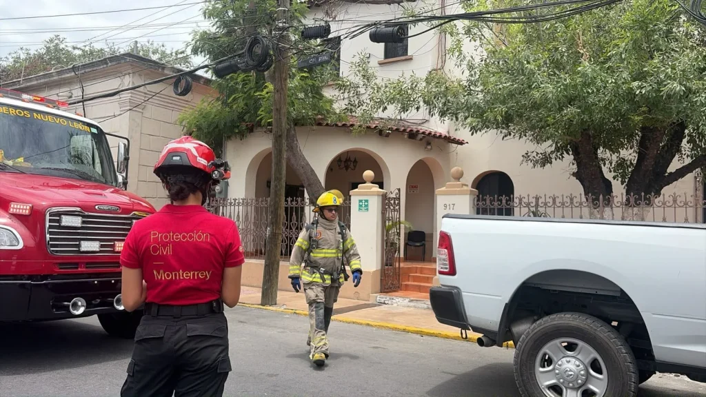 Evacuan a 50 tras conato de incendio en Monterrey 2 740740827 1209524997996282 7781458531981079945 n