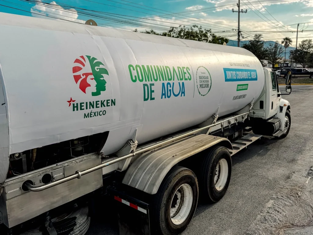 Heineken México dona agua a familias de García ante problemas de abasto 2 741119985 2183672958870029 8522449105902041578 n
