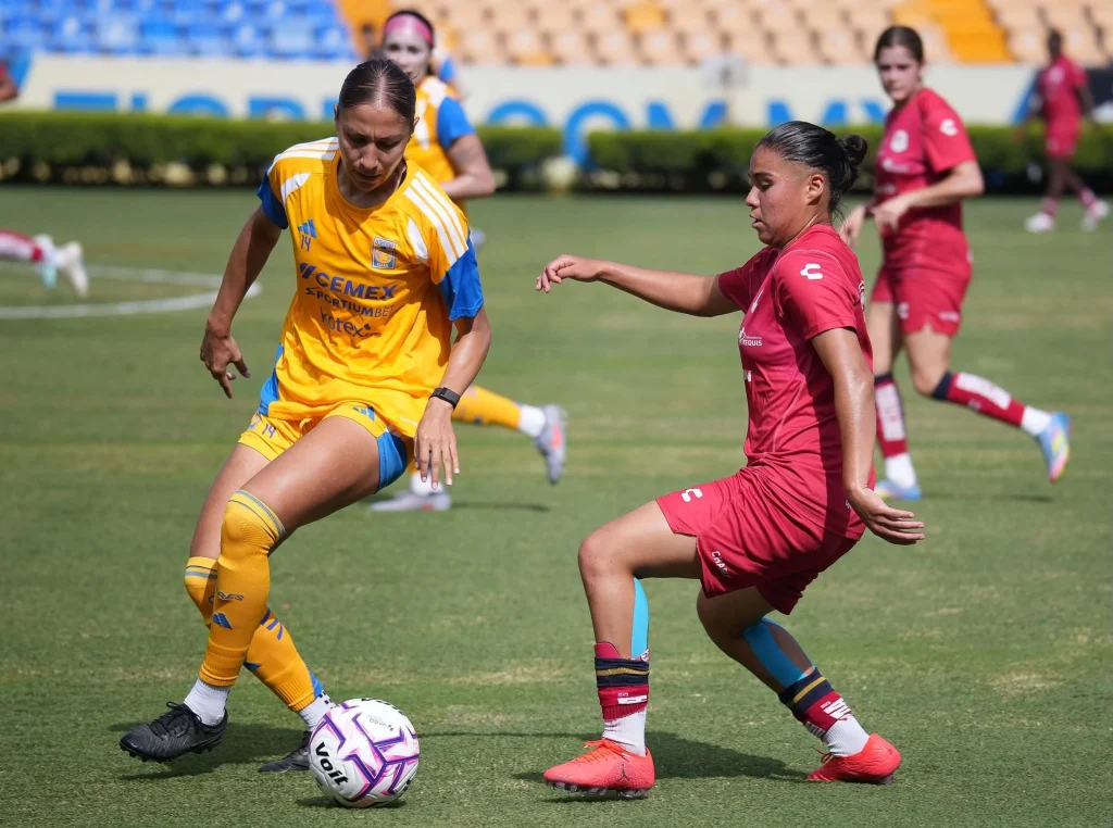 Arrasa Tigres Femenil con un Impactante triunfo de 4 goles en pretemporada 1 747378679 925415847253488 3644447368903288495 n