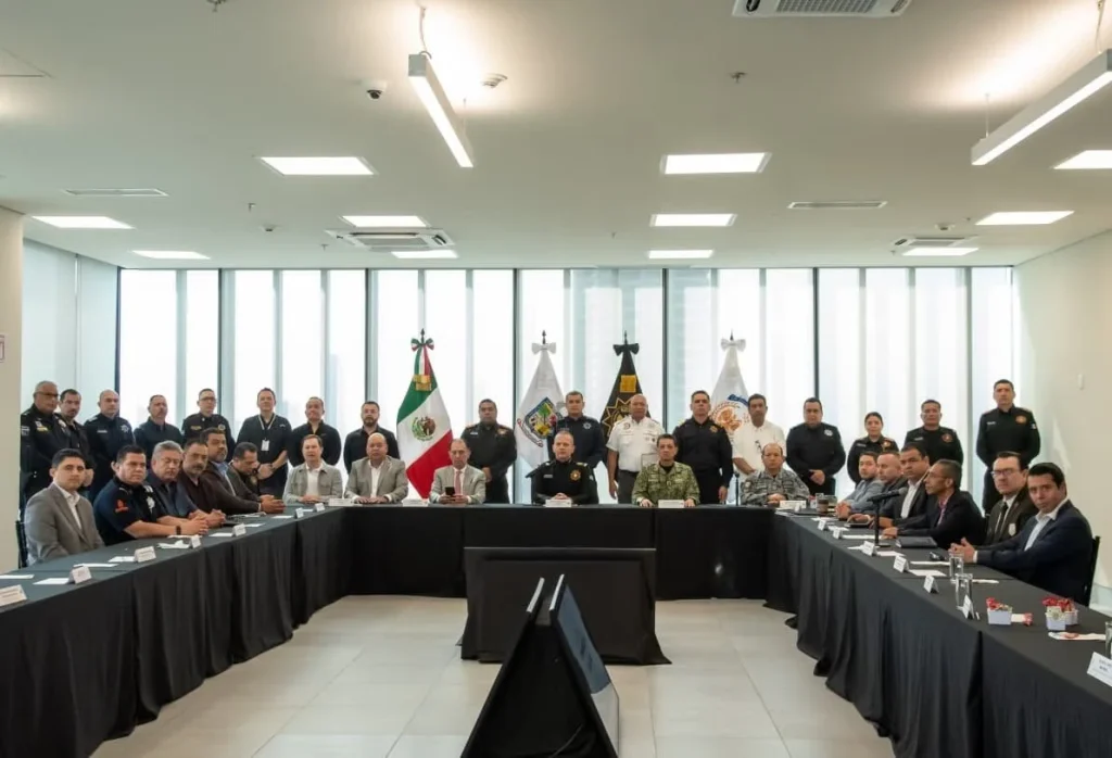 Refuerzan seguridad en NL; alistan operativo para el cierre del Fan Fest 1 747807544 1695135344904526 1696903339775971612 n