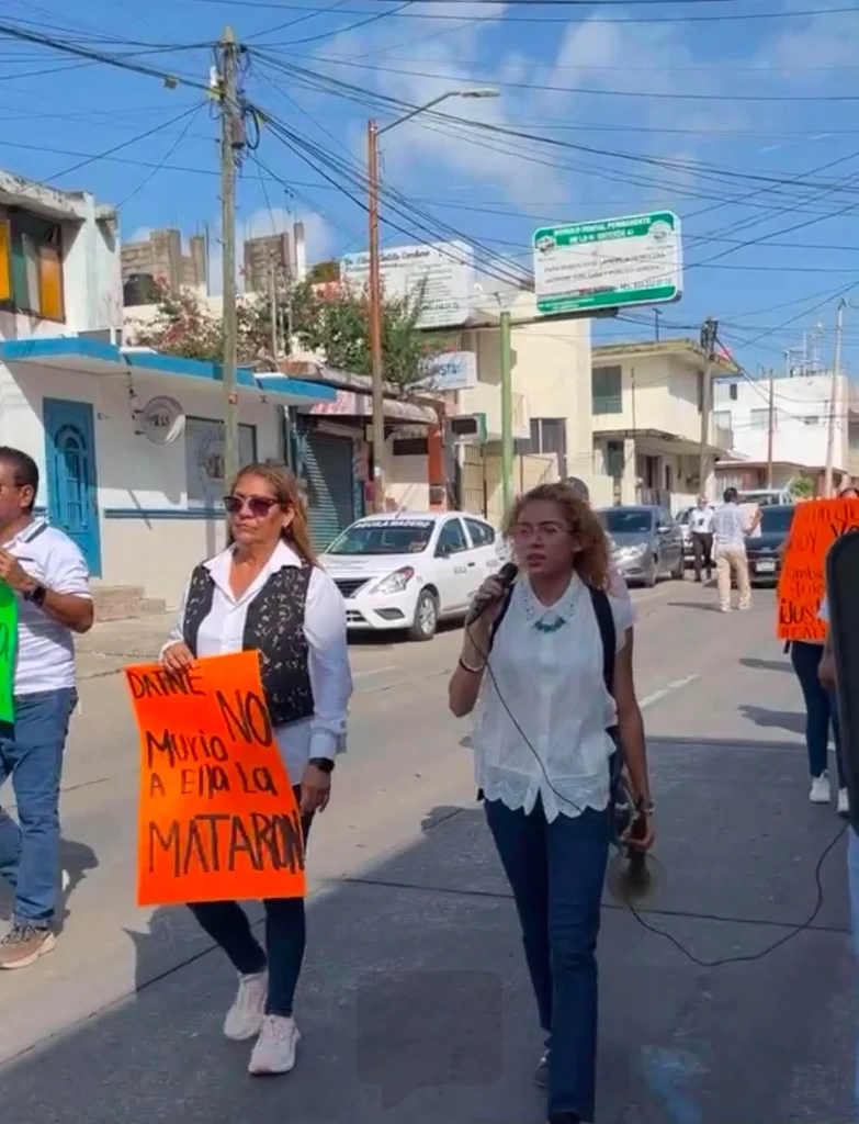 Exigen cierre de la Academia Doenitz; protestan por la muerte de Dafne Quintos 3 750717219 1769091337779885 5920137107362187332 n