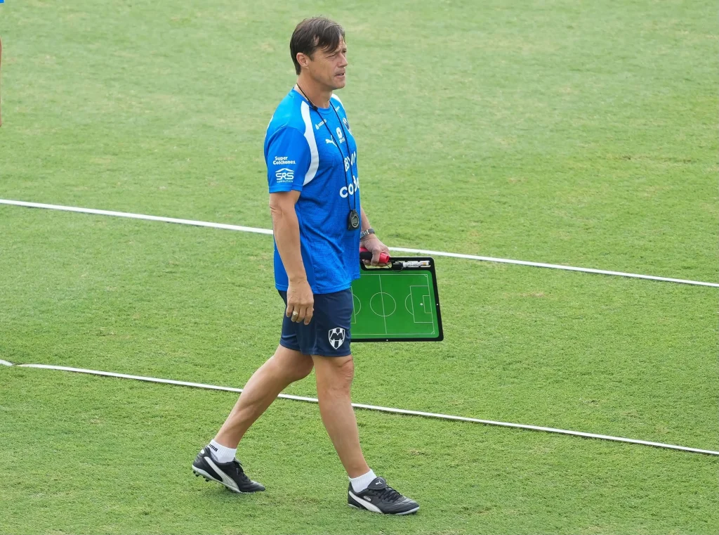 Entrena Rayados sin Iker Fimbres 1 754535828 1000416476334069 4448271313213022669 n