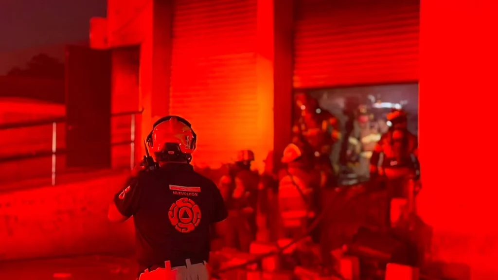 Incendio consume tienda Merco en Monterrey 3 758244624 2183153552228623 2656773670055900326 n
