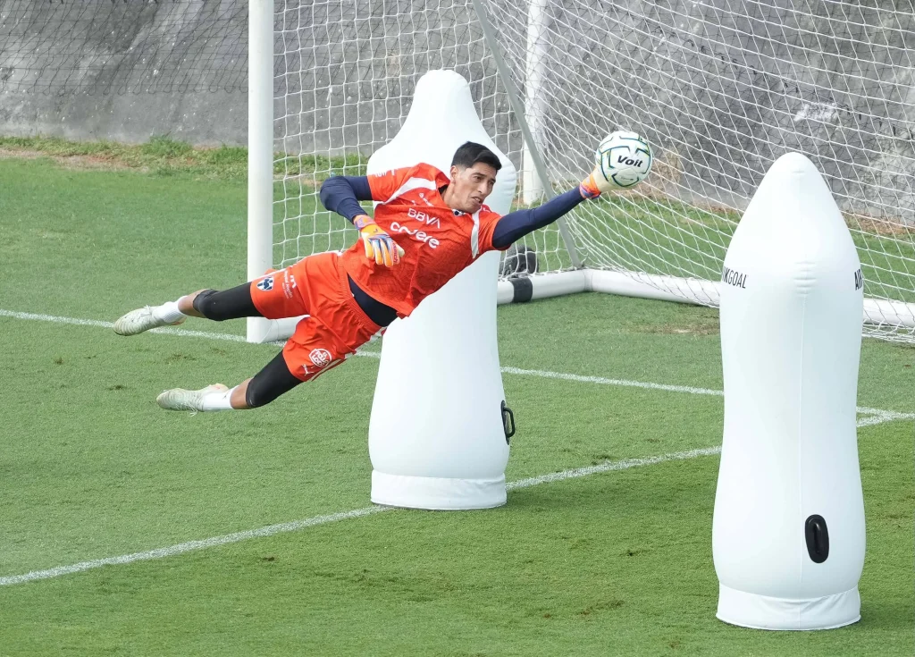Entrena Rayados sin Iker Fimbres 3 758395308 1551626566637960 5087410343102313539 n