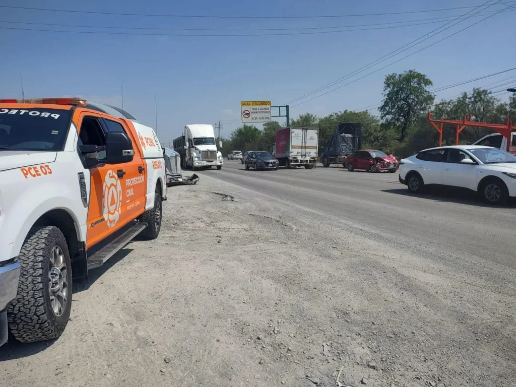 Accidente en Escobedo deja 5 personas lesionadas 1 759610778 1718341866046564 6097564321064057918 n