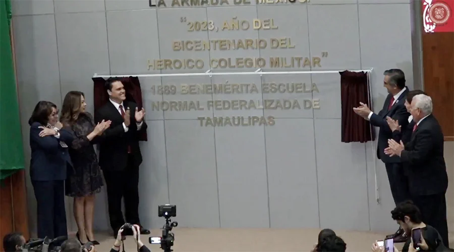 Reconocen con letras doradas a la Normal Federalizada 1 AMERICO 2bbb