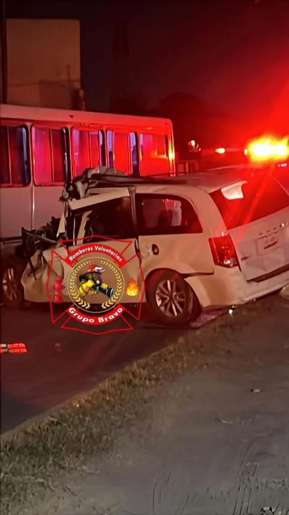 Muere una persona tras choque contra transporte de personal 1 CHOQUE