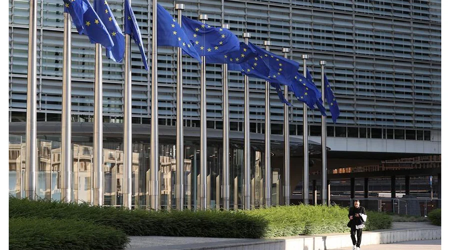UE impone multa de 890 millones de euros a Google 1 COMISION EUROPEA 1a
