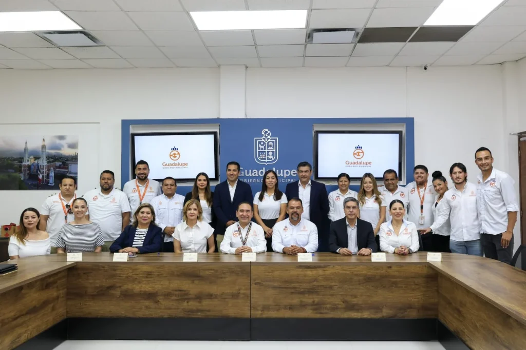 7 Claves de la Oferta Deportiva en Guadalupe: Firman Convenio Histórico 1 Firma de convenio para fortalecer la oferta deportiva en Guadalupe con el INDE NL