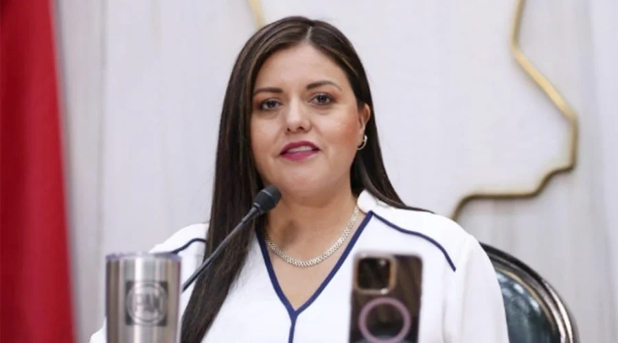 ITZEL CASTILLO 13aa