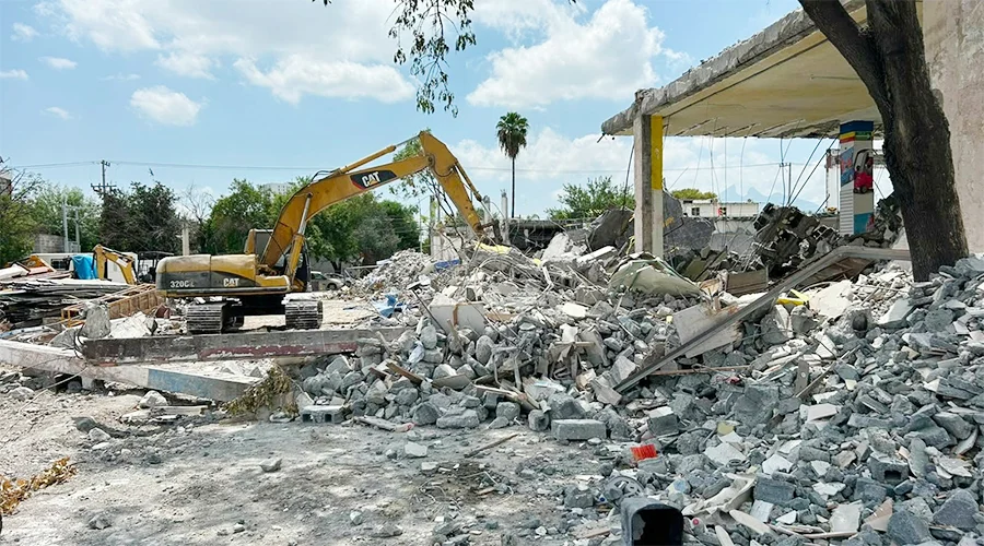 Continúan suspendidas labores de demolición en Julio Cepeda Gonzalitos 1 JULIo 2bb