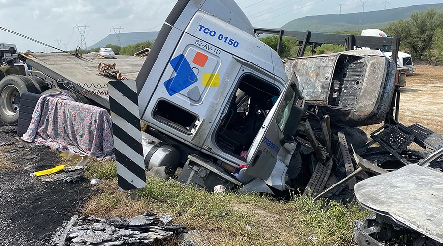 Se incendia nodriza en Carretera Victoria Zaragoza 1 NODRIZA 1aaaa