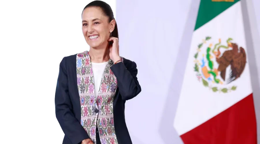 Sheinbaum celebra que hay mucha demanda para comprar autos Olinia
