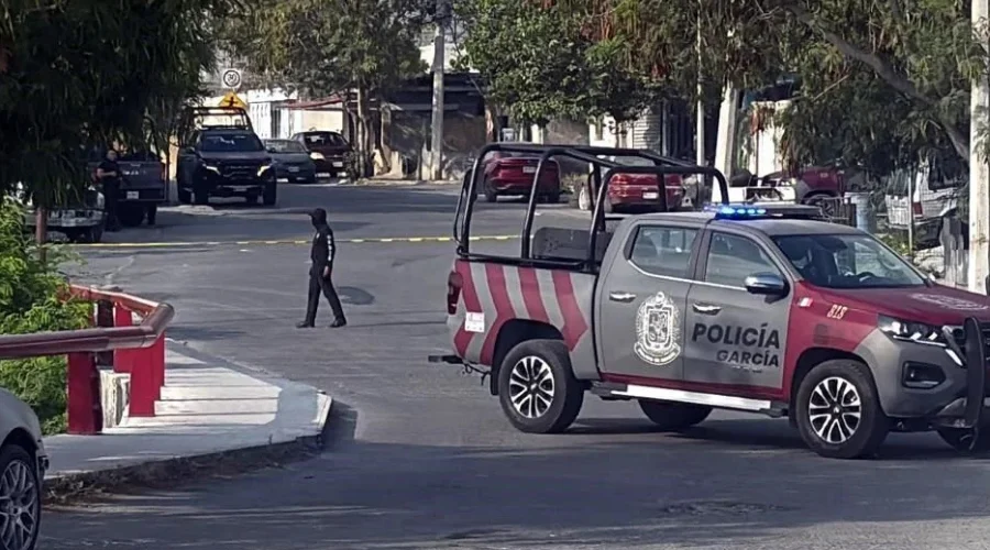 Sujeto atrincherado provoca movilización policiaca en García; lo detienen