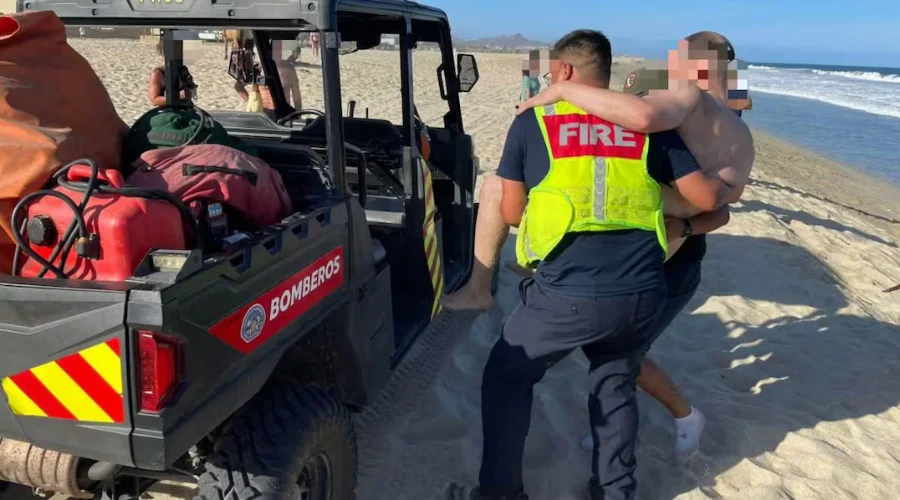 Un turista estadounidense fue rescatado la tarde de este lunes luego de presentar complicaciones para salir del mar en una playa del corredor turístico de Los Cabos, informaron cuerpos de emergenc