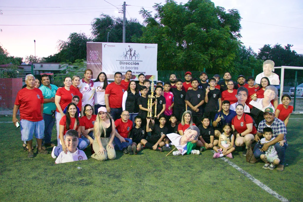 Premia Verónica Aguirre a los campeones de la Liga de Futbol Siete “Transformando la Juventud” 2 WhatsApp Image 2026 07 07 at 4.34.29 PM 1