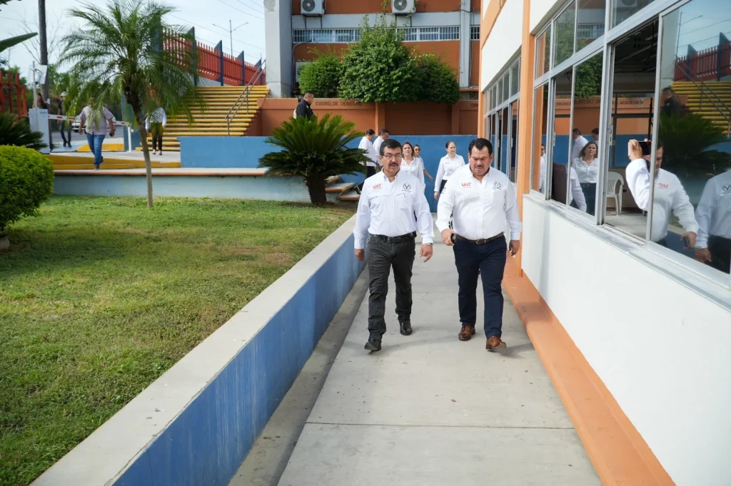 Rector de la UAT supervisa avances de obras de remodelación en la Facultad de Derecho Victoria 1 WhatsApp Image 2026 07 08 at 3.33.35 PM