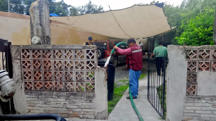 Gestionan solución al desabasto de agua; ordenan entrega inmediata en pipas 2 WhatsApp Image 2026 07 12 at 11.04.34