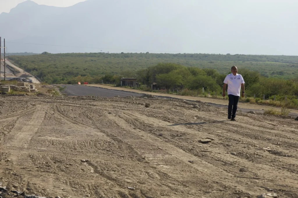 Exhibe Mijes fracaso de "Samuelandia"; lleva nuevo monumento a la Interserrana 2 WhatsApp Image 2026 07 26 at 7.45.01 PM 2