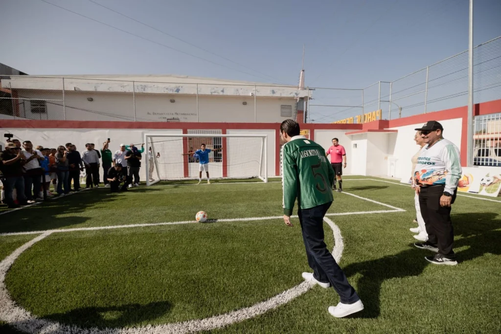 Beto Granados inaugura nuevas canchas de Fútbol 5 en el Deportivo Eduardo Chávez 1 WhatsApp Image 2026 07 28 at 12.13.31 PM 1