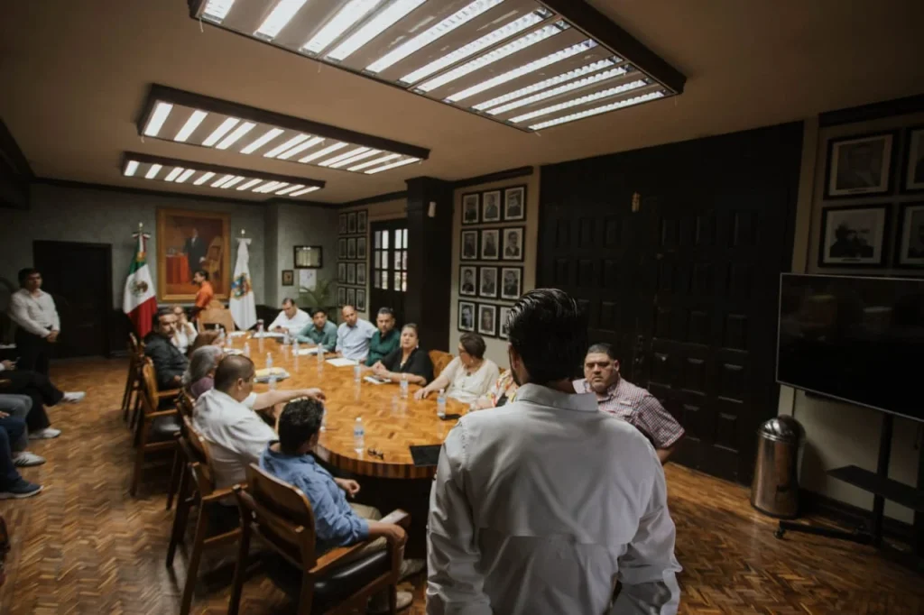 Encabeza Beto Granados mesa de trabajo con presidentes de colonia 1 WhatsApp Image 2026 07 30 at 3.22.23 PM