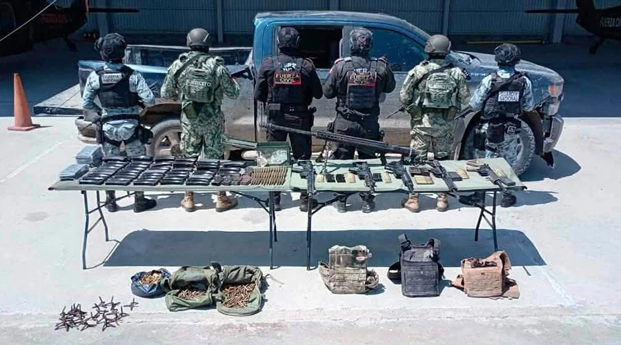 arsenal-en-paras-aseguramiento Decomiso de un arsenal en Parás por corporaciones de seguridad en Nuevo León.