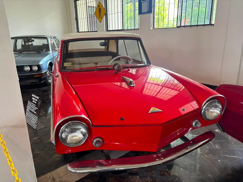 Así es el Museo de Autos y Transporte que quiere cerrar Samuel García 2 de8a6385 2134 48a4 961c 9a6d96cd967b