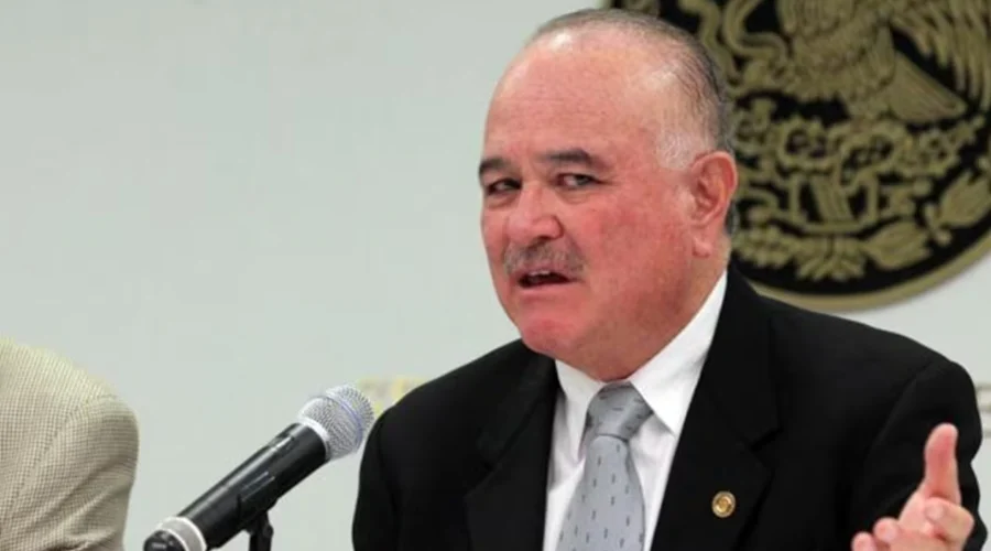 detencion-de-ernesto-ruffo-exgobernador Elementos federales custodian el área tras confirmarse la detención de Ernesto Ruffo en Ensenada.