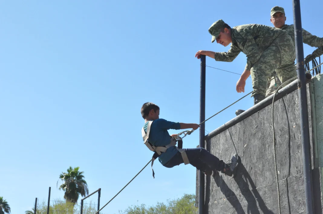 gran-exposicion-militar-en-matamoros Vehículos oficiales e instalaciones listas para recibir la exposición militar en el Parque Olímpico.