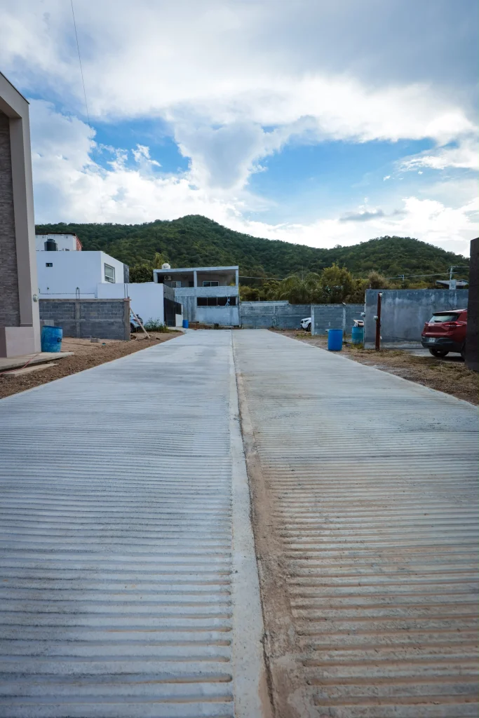 Confirmado el plan de conectividad con más de 700 metros de concreto en Santiago 1 inauguracion de obras de pavimentacion en santiago 2