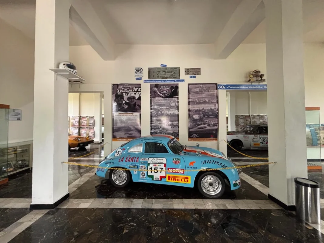 museo-de-autos-transporte-monterrey.jpg Exposición de vehículos antiguos y clásicos en el Museo de Autos y Transporte de Nuevo León