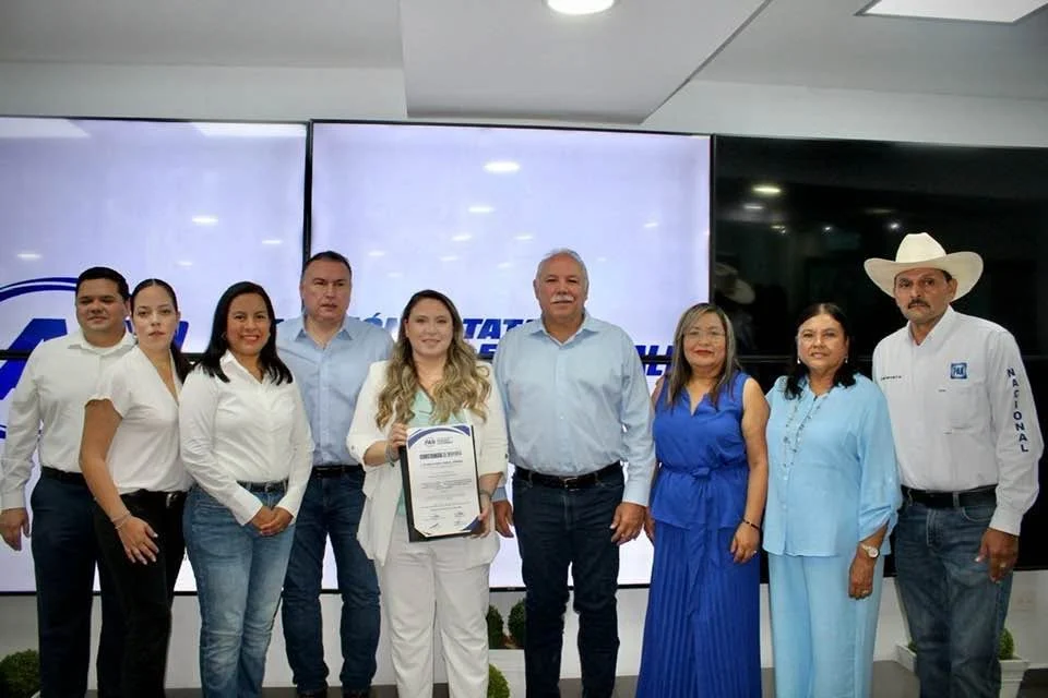 nueva-dirigencia-del-pan-tamaulipas Entrega de constancia de mayoría a la nueva dirigencia del PAN en Tamaulipas.