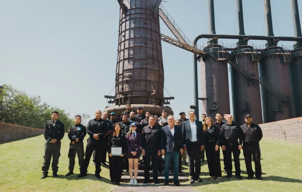 Parque Fundidora: FIFA otorga histórico reconocimiento por seguridad en 2026 1 Entrega de reconocimiento de la FIFA a directivos y personal de Parque Fundidora en Monterrey.