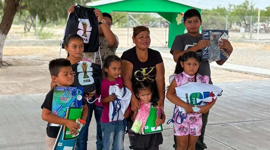 utiles-escolares-reynosa-ejido-sufrosa Entrega de útiles escolares Reynosa a niños del ejido La Sufrosa.