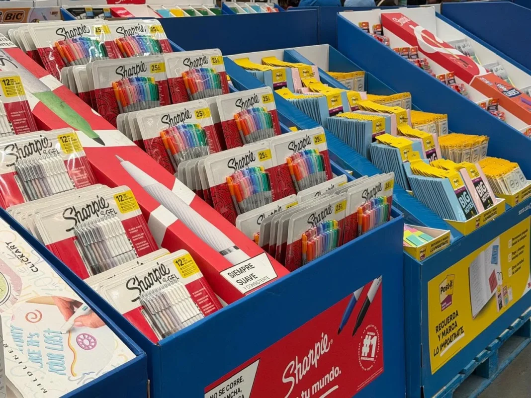 ventas-por-regreso-a-clases-reynosa. Comerciantes del centro de la ciudad se preparan para la temporada de regreso a clases en Reynosa.
