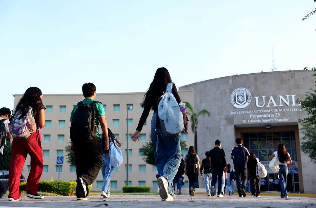 Incrementa UANL oferta y cobertura educativa 1 0E9A9889