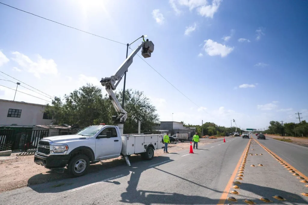Rehabilitó Servicios Públicos de Reynosa alumbrado en la carretera Ribereña 2 49114169 6ff7 43c7 a93d 7e96b9d64b5e