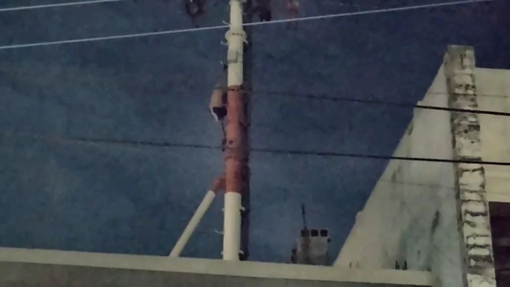 Hombre sube a antena de telefonía y desata movilización 1 597943937 4024269451210482 2591496052715620202 n
