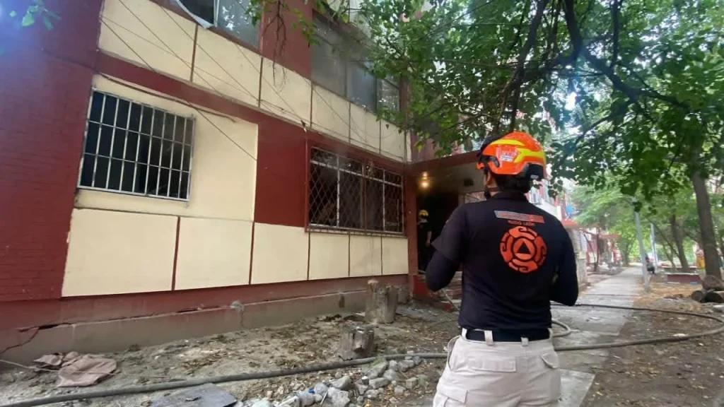 Se incendia departamento en Condominios Constitución en Monterrey 2 757968089 2262363444529458 253702514065612178 n