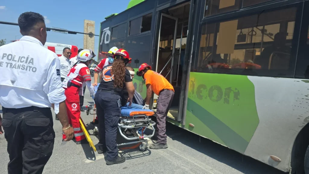 Triple choque en Juárez deja a seis lesionados 1 759359920 1062410409463937 6841123223162262457 n
