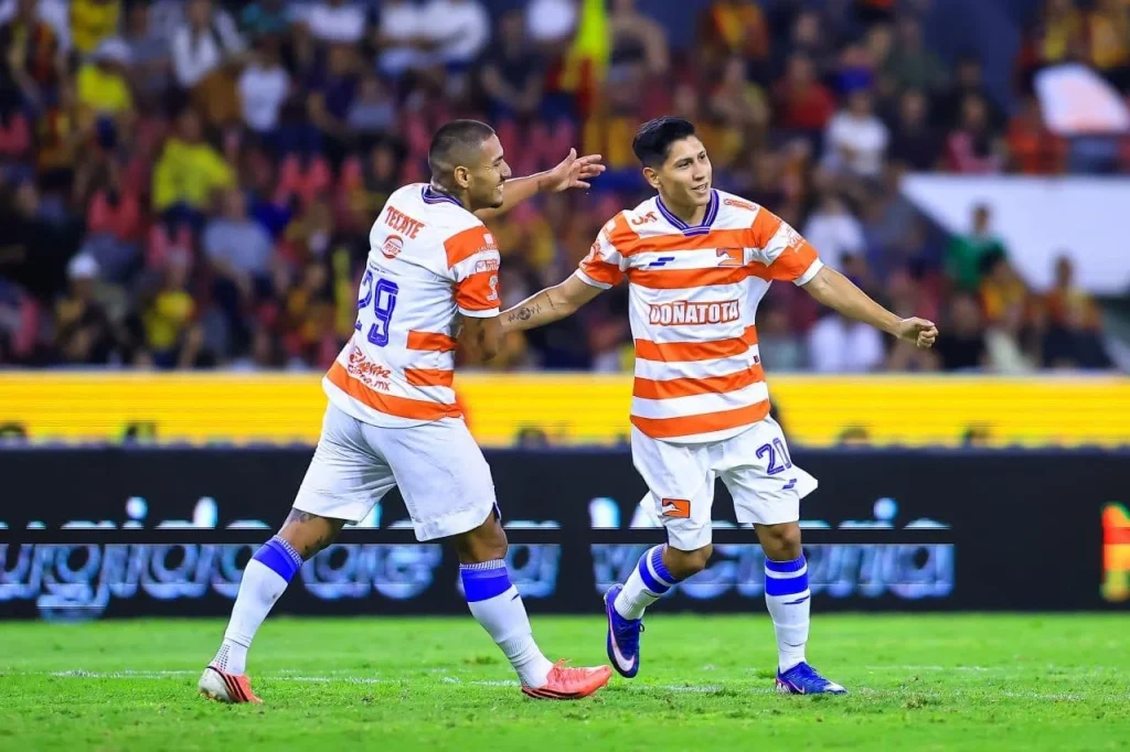 Correcaminos le pega a Leones Negros 3-1 1 760963996 1023156570516989 5585901990768126773 n