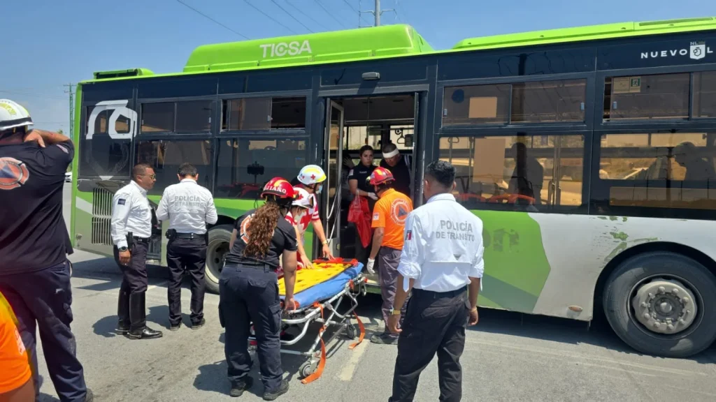 Triple choque en Juárez deja a seis lesionados 2 763203647 1959643568081934 4526399479568287830 n