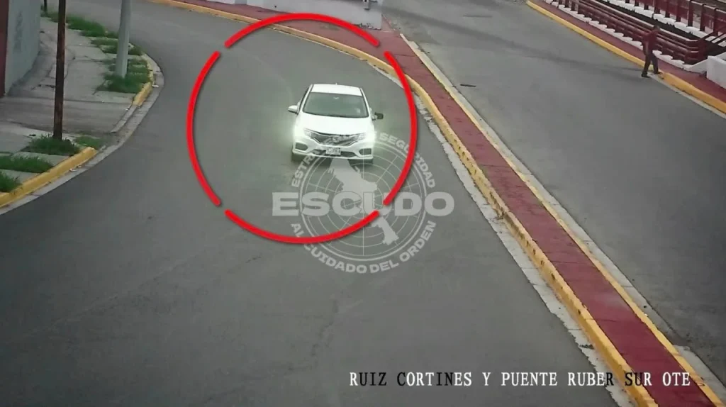 Detienen a conductor que dejó vehículo con personas “encajueladas” en Monterrey 3 765916629 2174393546461237 7630736062405293245 n
